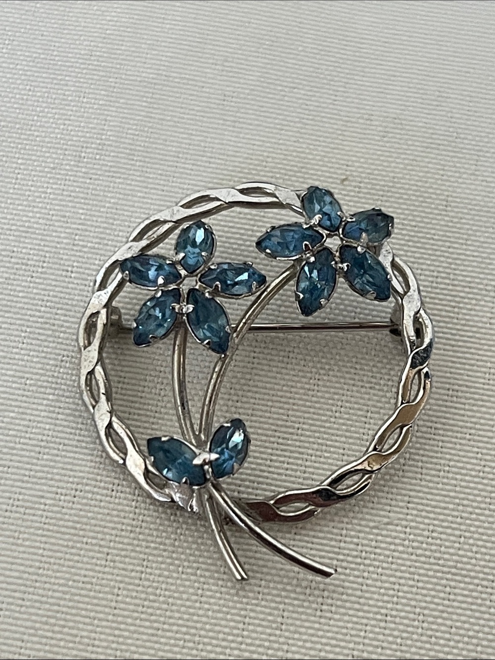 Sterling Silver Blue Stone Flower Round Pin